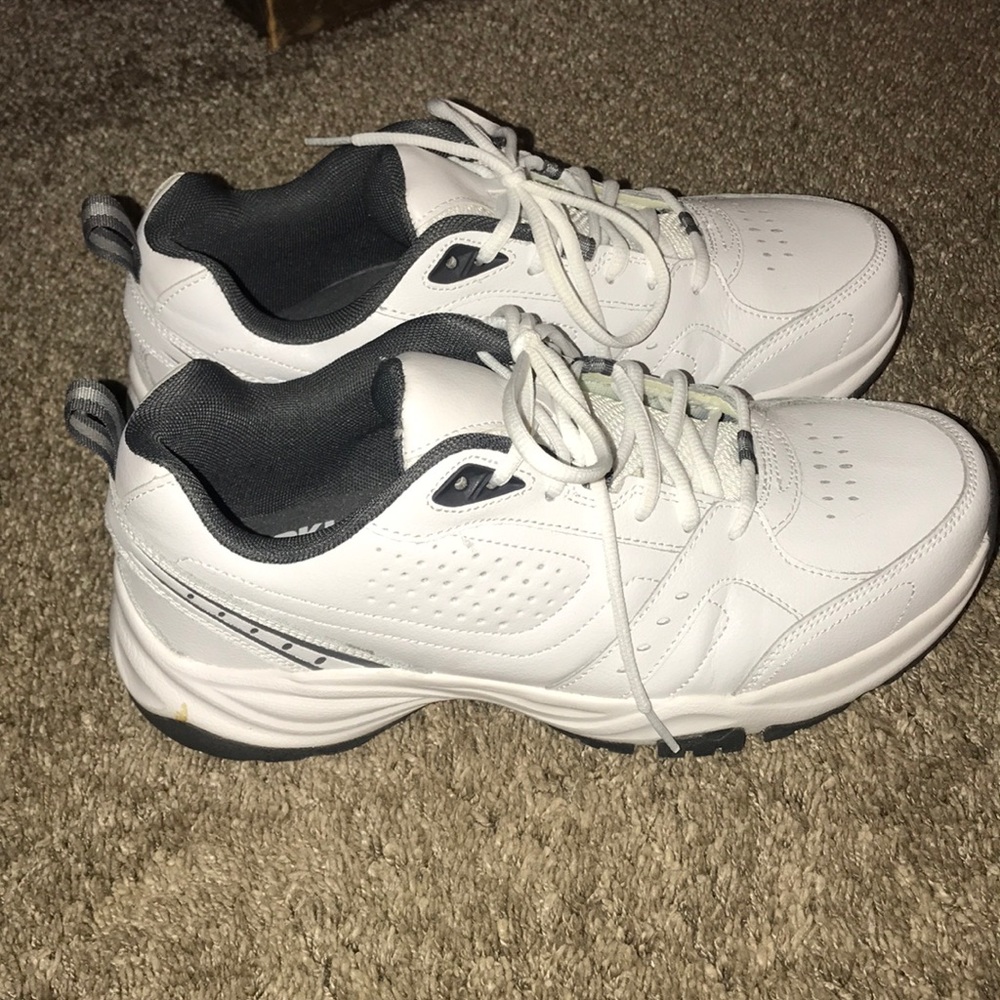 Kirkland men’s tennis shoes